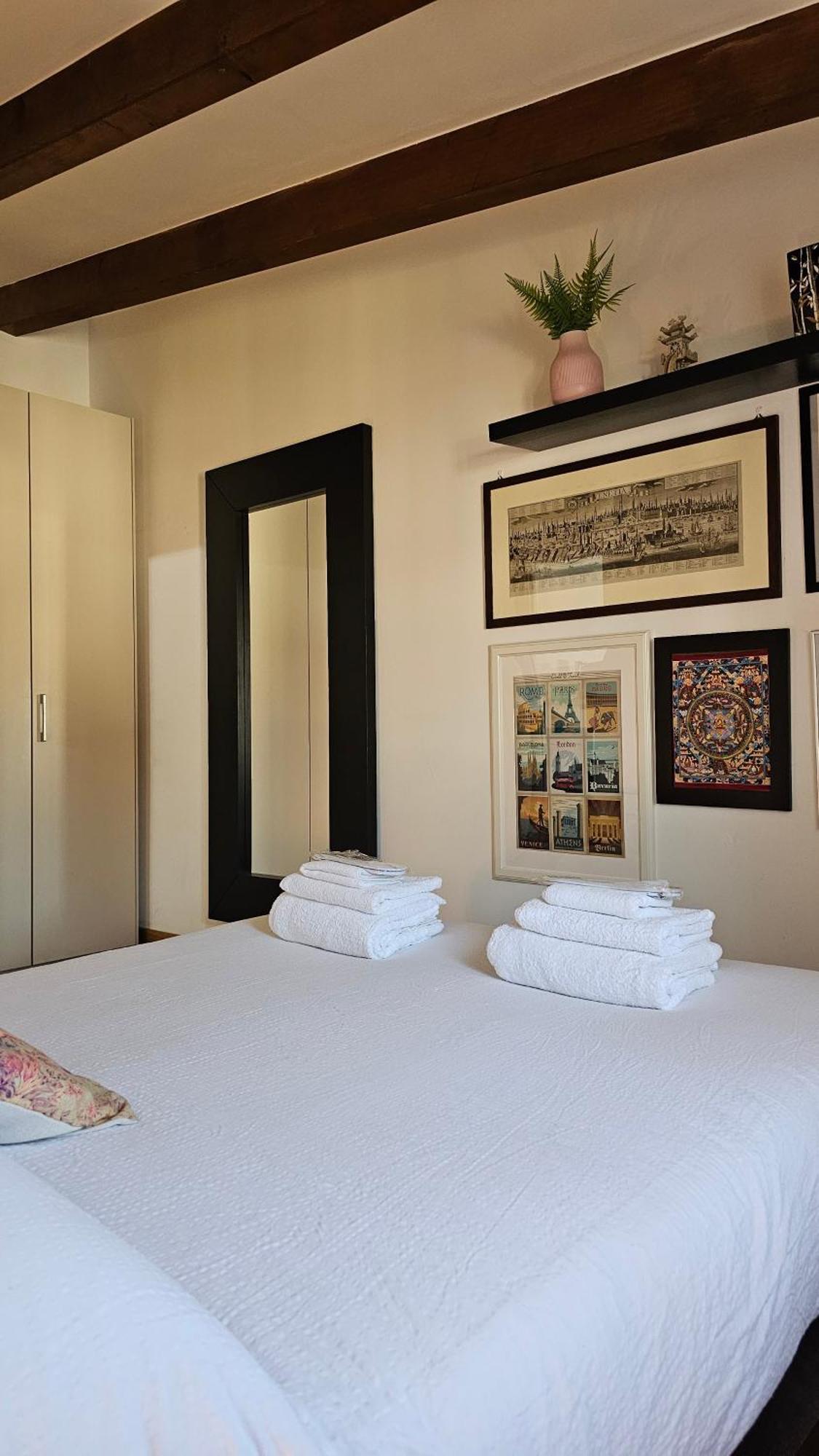 Nolo93 Attic Right In Front Of The Metro Station To Duomo Apartment Milan